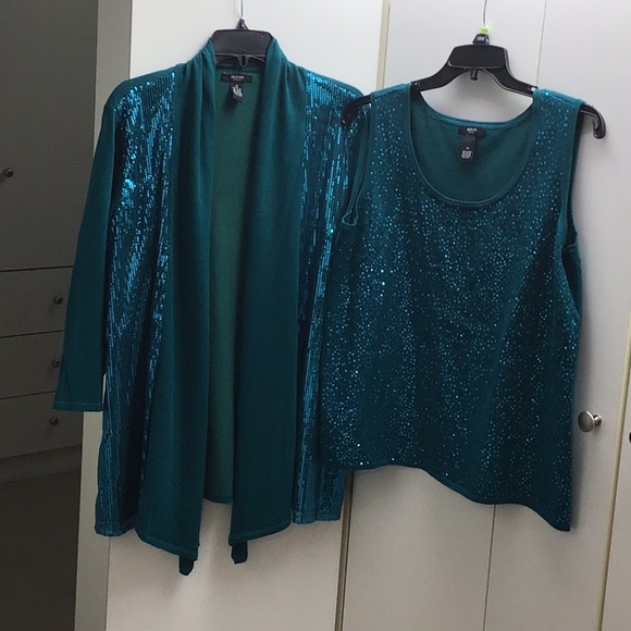 ALFANI two piece set. Gorgeous tank top and open cardigan - Picture 2 of 13